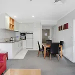 City Hideaway 1 Bedroom Apt With Pool, Gym And Parking